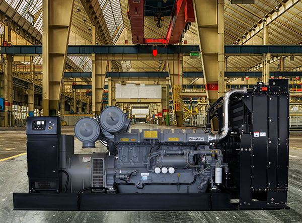 ?帕金斯1600kw柴油發(fā)電機組